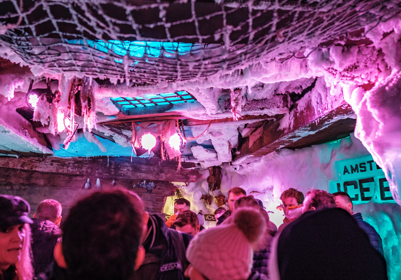 Postkarte: Amsterdams Icebar: Minusgrade mitten in der Stadt · Niederland
